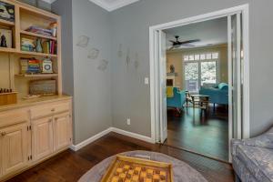 North Bentonville Vacation Rental Near Bike Trails