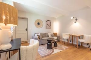 Le Boho . Centre-ville Mâcon . Proche gare . Design . Neuf . Wifi . Climatisation . Confort