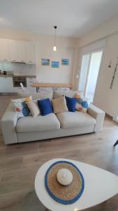 To Helidoni Apartment & Gardens
