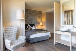 Standard Single Room with Mountain View