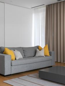 Two-bedroom luxury apartment 2 mins to the sea