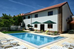 Spacious Villa in Celorico de Basto with Private Pool - 4hvězdičkové hotely ve městě Celorico de Basto