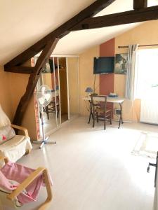 Maisons de vacances Maison accueillante a Saint-Gery avec piscine partagee : photos des chambres