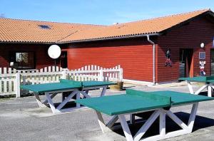 Bungalow de 2 chambres avec piscine privee et terrasse amenagee a Gastes a 1 km de la plage