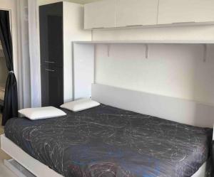 studio - balcon plein sud - parking - centre port