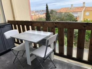 studio - balcon plein sud - parking - centre port