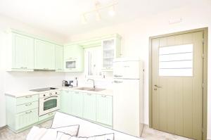 Spacious house with sea view in Ag. Arsenios, garden