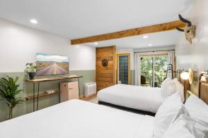 Deluxe Double Room room in Mountain View Lodge