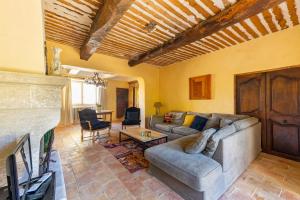 Villa spacieuse avec jardin à Saignon