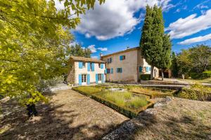 Villa spacieuse avec jardin à Saignon
