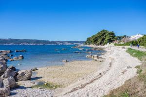 Apartments with a parking space Kastel Stafilic, Kastela - 20926