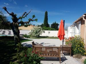 Maisons de vacances Maison de charme avec piscine privee a Velleron : photos des chambres