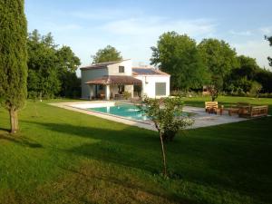 Villas Villa charmante a Eyragues avec piscine privee : photos des chambres