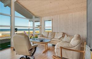 Beautiful Home In Allingåbro With Wifi