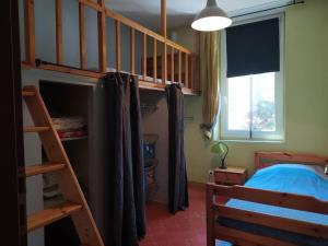 Appartement spacieux avec grand patio, 1er étage