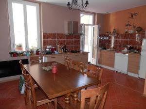 Appartement spacieux avec grand patio, 1er étage