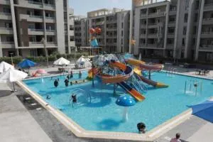 شاليه للايجار 3 غرف مكيفات بقرية جراند هيلز الساحل الشمالى بإطلاله مباشره على البول - Dawwār Muşādif Yūnus