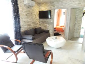 Welcoming Villa in Vantačići with Pool and Sea View