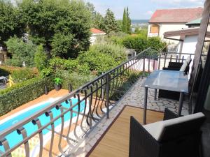 Welcoming Villa in Vantačići with Pool and Sea View