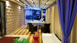 Welcoming Villa in Vantačići with Pool and Sea View