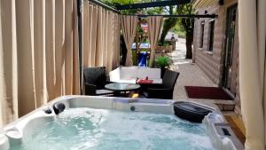 Welcoming Villa in Vantačići with Pool and Sea View