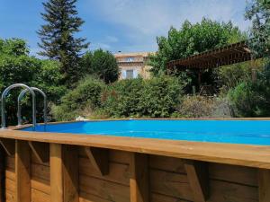 Bastide Provençale Les Mûriers dEngaspaty