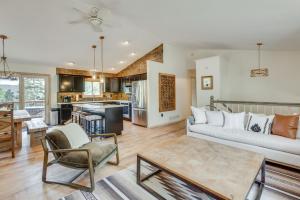 Angel Fire Rental Cabin with Hot Tub and Mountain View