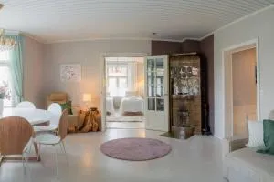 Villa Moisio - puutaloidylliä Salon keskustassa - Vartsala