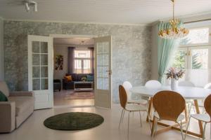 Villa Moisio - puutaloidylliä Salon keskustassa