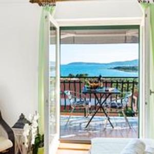Charming apartment with sea view in Šibenik, 38 m².