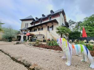 B&B / Chambres d'hotes LE MANOIR- CLUNY : photos des chambres