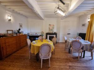 B&B / Chambres d'hotes LE MANOIR- CLUNY : photos des chambres