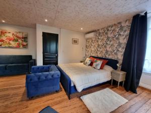 B&B / Chambres d'hotes LE MANOIR- CLUNY : photos des chambres