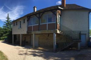 Maisons de vacances Ancienne ferme, le Bancharel, proche Montignac : Maison 3 Chambres