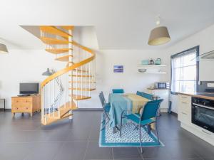 Maisons de vacances Maison Angoulins: 6 Pers, Mer a 150m, WIFI, Terrasse, Equipee Bebe - FR-1-535-45 : photos des chambres