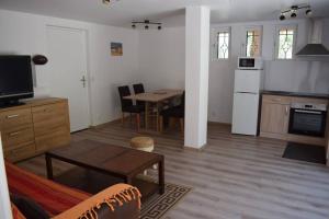 APPARTEMENT NEUF ET INDÉPENDANT DANS REZ-DE-VILLA