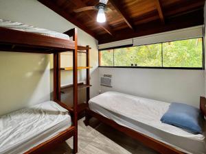 Casa a 3 min andando da Praia de Paúba com WIFI top