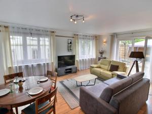 Appartement spacieux à Colmar avec terrasse, garage privatif, proche centre et gare - FR-1-722-2