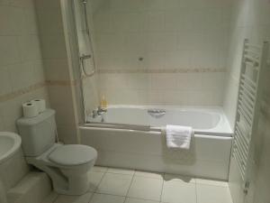One-Bedroom Apartment Double Bed  (maximum 4) room in Victoria Cloisters Apartments