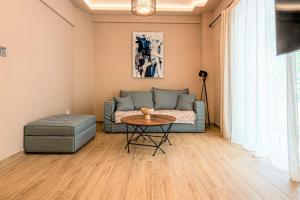 New Ventiri Suite 2, near Hilton, Athens Central, fully equipped