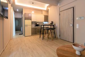 New Ventiri Suite 2, near Hilton, Athens Central, fully equipped