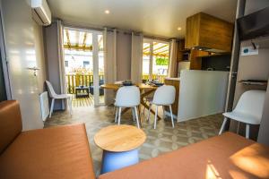 Campings Camping Paradis Carcans Lacanau : photos des chambres