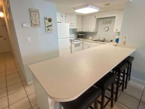 Island Winds West 271 by ALBVR - Awesome location! Walk to Hangout and more - Beachfront complex with indirect side-views