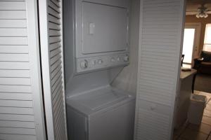 Island Winds West 271 by ALBVR - Awesome location! Walk to Hangout and more - Beachfront complex with indirect side-views