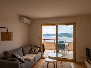 Appartements Appartement Le Lavandou, 3 pieces, 4 personnes - FR-1-677-14 : photos des chambres