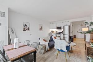 Sleep SIX 1BR 2BA CozySuites on the Boardwalk