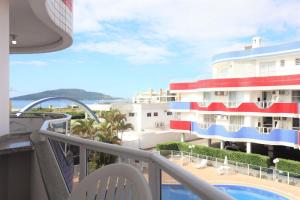 Vista para o mar e piscina - HB30F