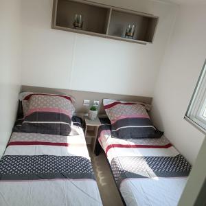 Campings Mobil-Home Clos 14 a VIAS : photos des chambres