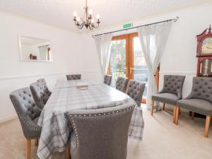 5 Westwood Road