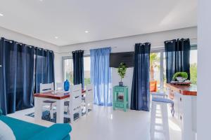 Luxury Apartment Slavica by the sea,with garden